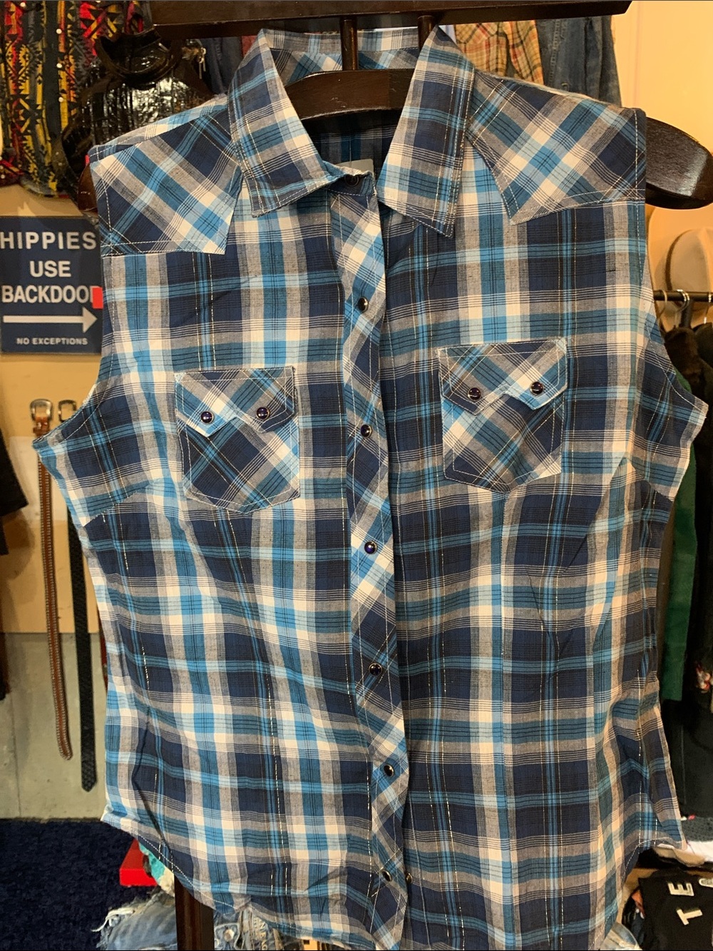 Sleeveless Plaid Button-Up Shirt - Blue/White